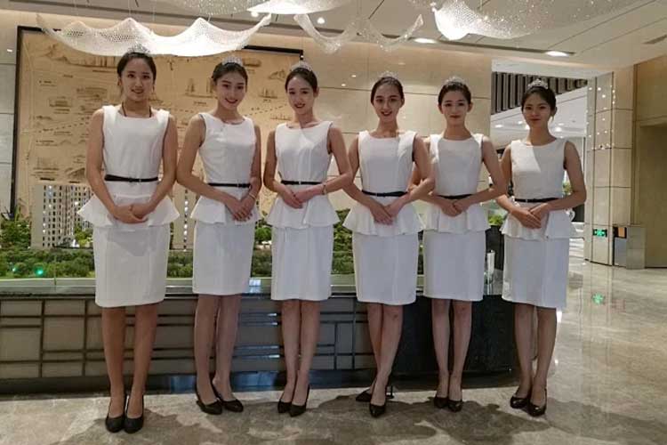 得体之美 礼仪与服务礼仪模特的核心价值